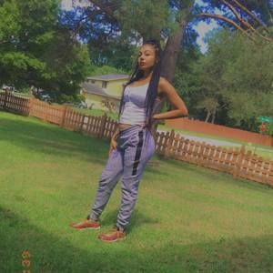 Meet your Posher, Elena